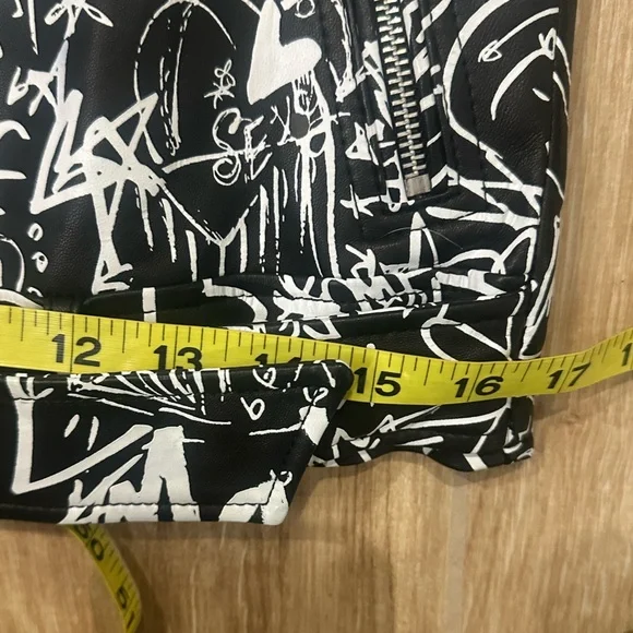 Michael Kors Graffiti Leather Black and White  Leather Moto Jacket SZ Small - Picture 8 of 10